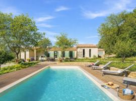Versaille - Campagne - Piscine - Climatisé - Luxe, hotel em Rognes