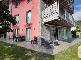 Bright three-room apartment with garden, hotel di Vertova
