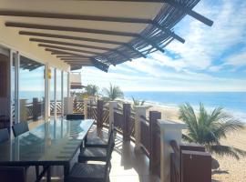 4 Bedrooms 3 Bathrooms Beach & Ocean Front, hotel a Chano