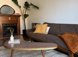 Cozy Family Home by Ottawa River Pathway with bikes!