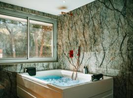 Elysia Room - Escape, Balneo and Sauna, hotel a Cotlliure