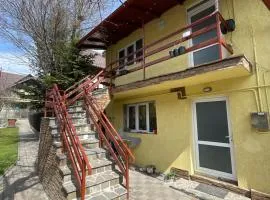 Casa Busteni - Etaj intreg cu living separat