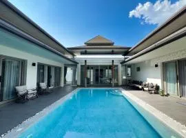 Luxury 3BR Pool Villa Private Pool Quiet Area