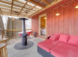 Soaking Tub, Mtn Views: Cosby Creek Cabin By GSMNP, hotel a Cosby