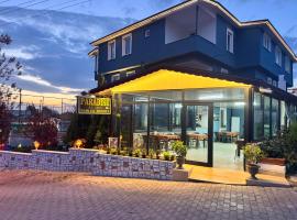 Paradise House, viešbutis Pamukalėje