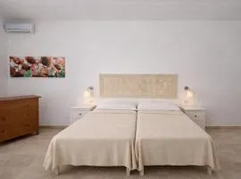 Peaceful Residence Abbaechelu B4 1 bedroom apartment sleeps 4 unit 2