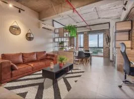 Spacious Loft with a Beautiful View in Laureles, Near Poblado