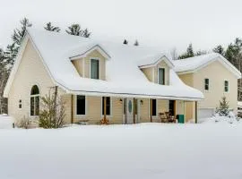 Explore the White Mountains! Spacious Rural Home