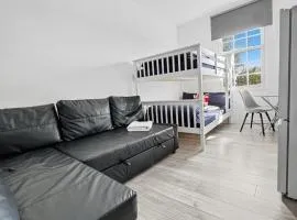 Family Rooms for 6 in Zone 2 - Willesden Green