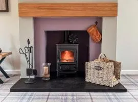 Bridgeview, Quiet Riverside retreat on Royal Deeside, Ballater