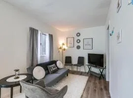 3 Mi to Belmont Stakes! Pet-Friendly Home w/ Patio