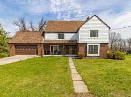 Spacious 4BR Retreat With BBQ and Gym Sleeps 14