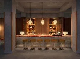 Recess Hotel & Club Savannah