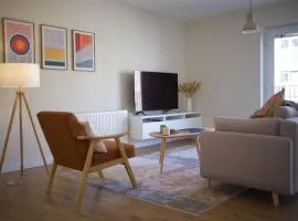 Lovely 2 Bed Apartment, Sleeps 6, Edinburgh