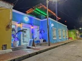 Hostal Blue House SM