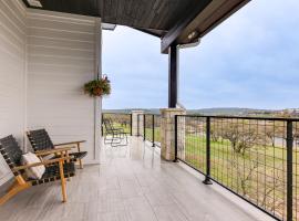 Hot Tub, Dock & View! Lakefront Marble Falls Home, Hotel in Marble Falls