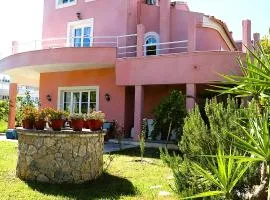 Private Villa AKOBARA, 2km from city center