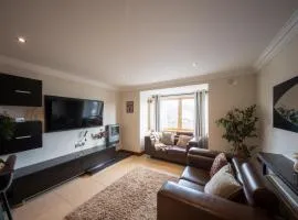 Seaside Heaven in Exclusive Naighbourhood