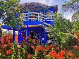 Beautiful house 5 minutes on foot to centre, Wi-Fi, parking, kitchen, Hotel in Canoa Quebrada