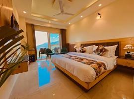 Rock Pine View Cottage & Cafe, Mussoorie - blissful view from rooms, hotel i Mussoorie