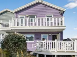 3 Bed in Freshwater East oc-fb100
