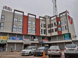 Hotel O D K Guest House, hotel v mestu Anand