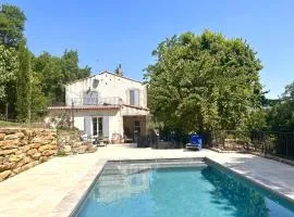 Mas et Gîte Piscine, Rivière et Forêt Sainte Baume