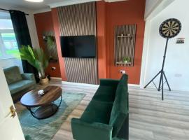 Stylish & Modern 3 Bedroom Home, Fast Wi Fi, Darts, Free Parking, hotel a Leicester
