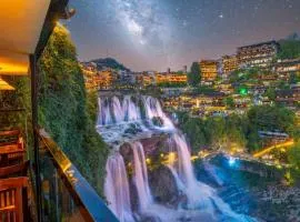 12C·Waterfall Stay（Furong Town Main Waterfall）