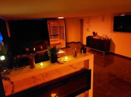 Suite Privée Deluxe O'Palawan Gold TOURCOING, Hotel in Tourcoing