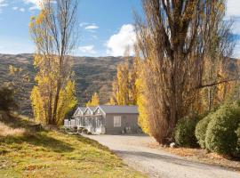 Gibbston Boathouse with Outdoor Bath, hotel di Gibbston