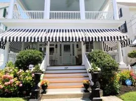 207 Howard Street - The "Schapteau"