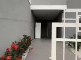 Quarto Para Mulheres, Casa Familiar