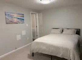 Ground level townhouse Private entrance and bath near quantico