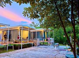 หลานย่าโฮมสเตย์ บางตะบูน、Ban Khung Tamnakのホテル