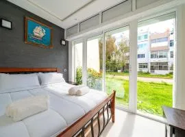 B&B Sparkling & Comfort, 1 step from Corniche