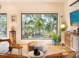 Studio 216 - Oceanview Studio with Bath, Romantic Bruny Escape