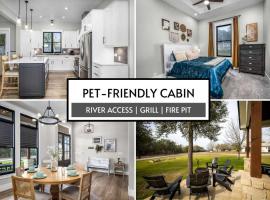 River Access Firepit BBQ Pet Friendly Sleeps 8, hotel en Kyle