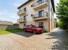 Bloc nou cu parcare privata - Hella apartament、Girocのホテル