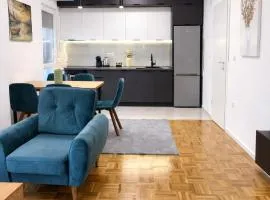 NES Residence Apartment 2 bathroom FREE Parking Sleeps 6