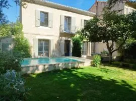Mas provençal avec piscine Oustau de Fontvieille