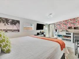 Gulfport Studio Near John's Pass & the Beach