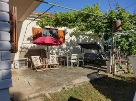 Studio 200 meters from the sea with garden