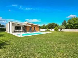 Gorgeous Home In Zminj