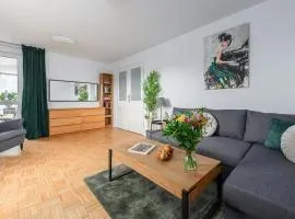 Lumina I Cozy 2BR Apartment with Balcony I Parking I Center