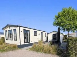 Strandchalet J55 op Camping de Molenhoek