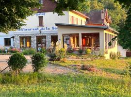 LA SOURCE Jacquet depuis 1954 Hôtel et Studio, hotel a Saint-Jean-de-Chevelu