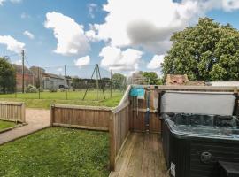 Countryside Annexe, with hottub, sleeps up to 4, Hotel in Durston