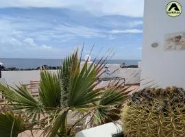 VolKKanrentals Casa Lila Seafront House