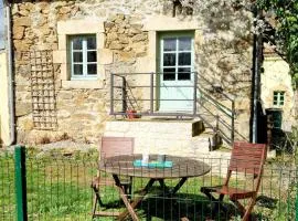 2 bedroom Gite dog friendly with gated area